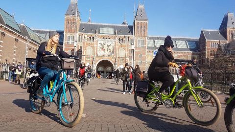 Ontdek de verborgen kanten van Amsterdam op de fiets 